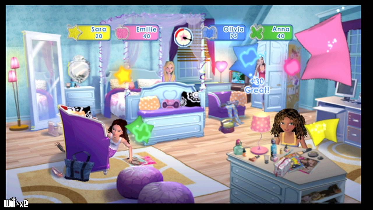 Screenshots of Charm Girls Club: Pajama Party for Wii
